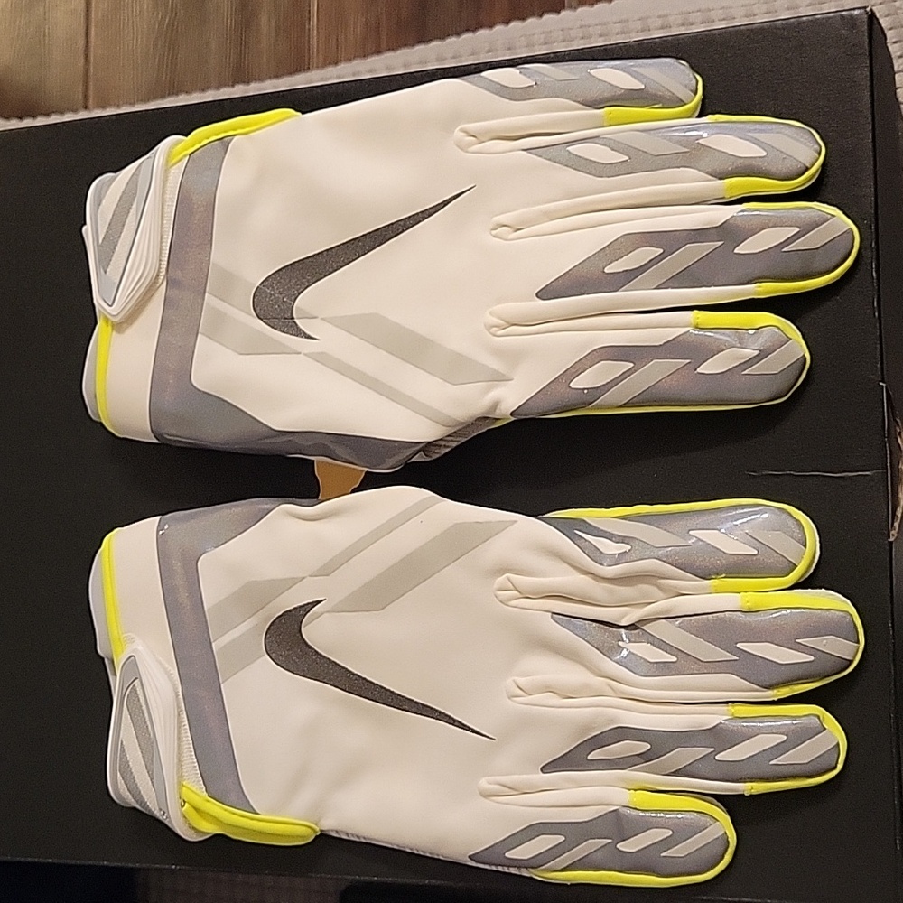 Nike Football Gloves XL